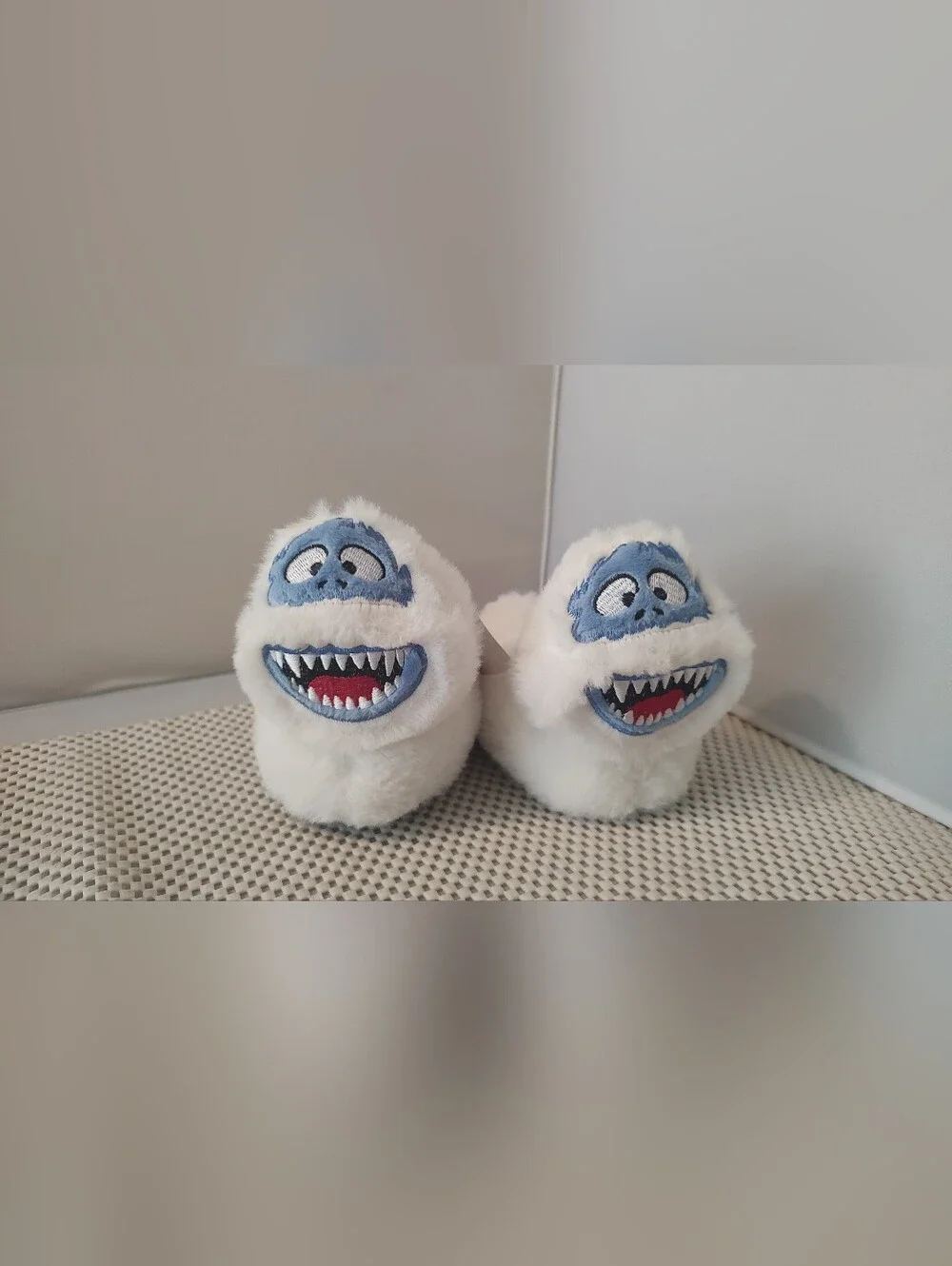 Toddler Size 3 Slippers Yeti Snowman Plush NWT